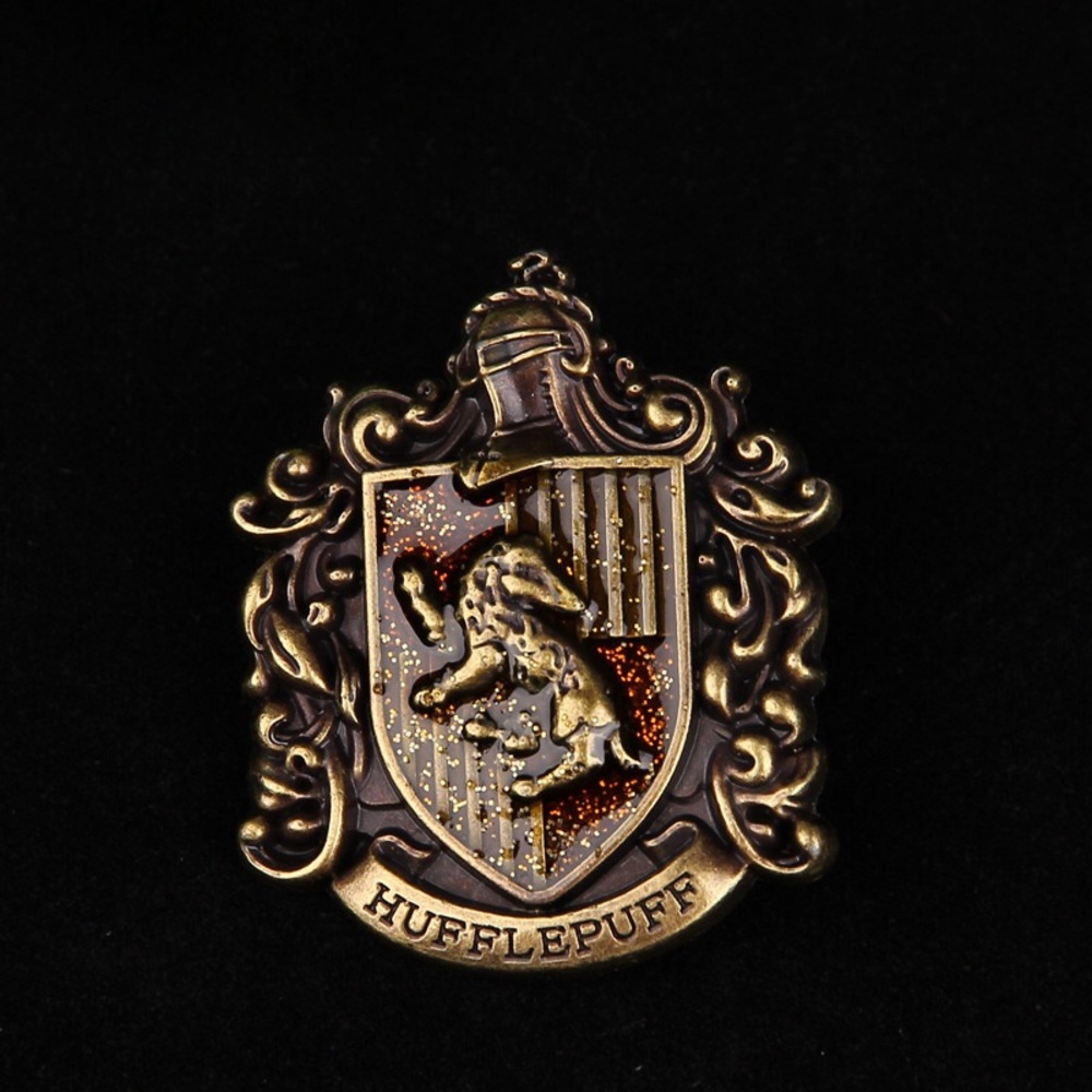 Harry Potter Hogwarts School of Witchcraft & Wizardry pins set of 5 metal badge - Picture 5 of 10